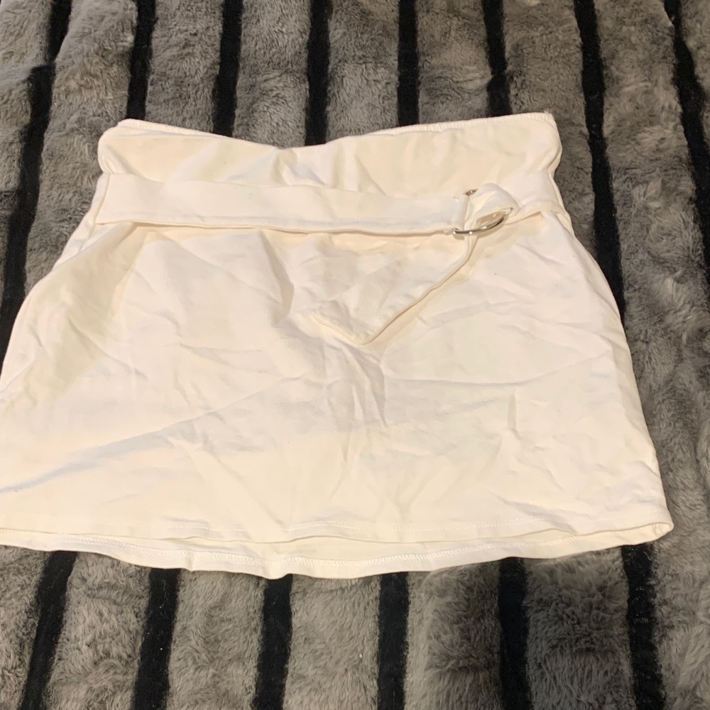 #18Cream Mini Skirt with shorts attached “Windsor”